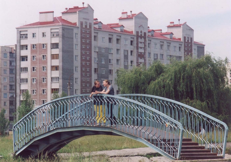 Бровари, Грушевського 6