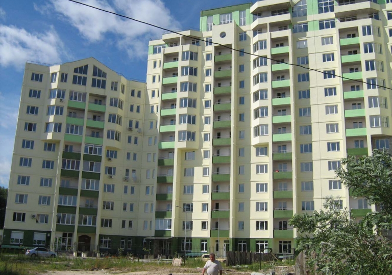 Бровари, Грушевського 4