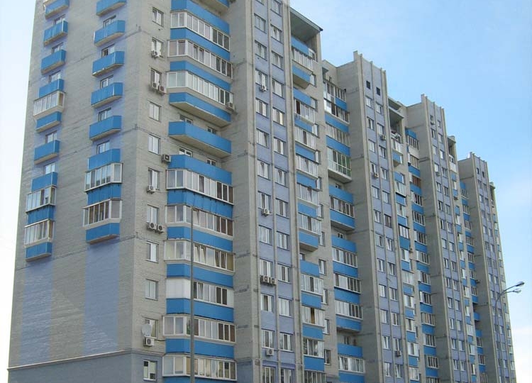 Бровари, Грушевського 7